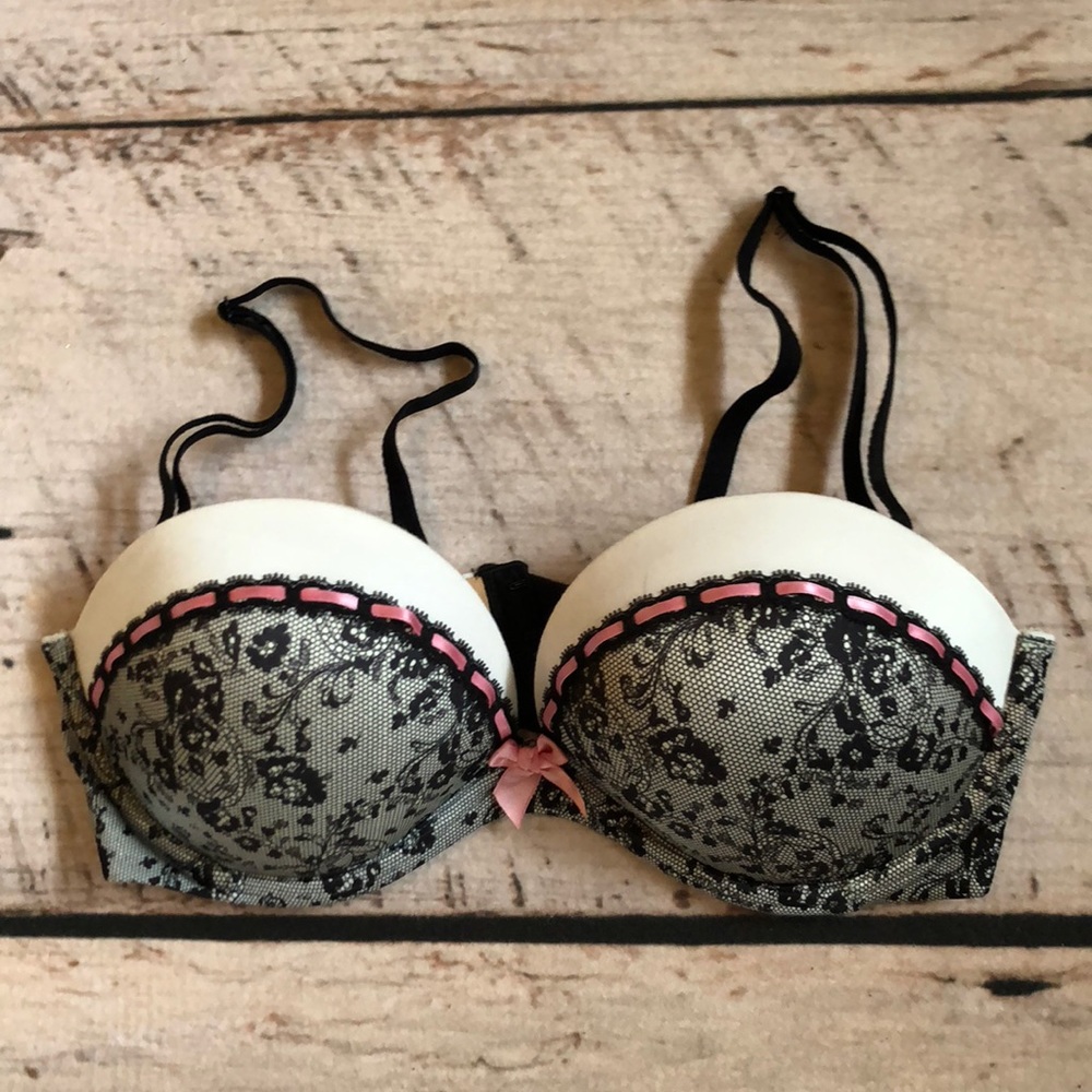 Victoria’s Secret Very Sexy Strapless Bra 36C